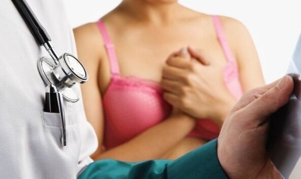 gydytojo apžiūra prieš didinant krūtis